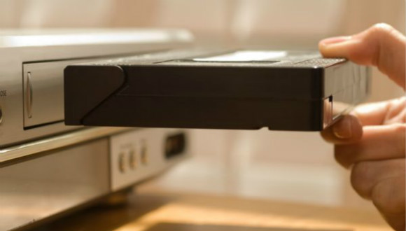 磁带录像机,纽约时报,停产,DVD,安培,船井,日经新闻,数字视频光盘,舞台,VHS