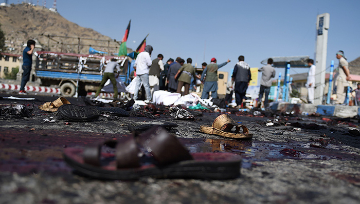 袭击,阿富汗首都,遭炸弹,喀布尔,警方,游行队伍,极端组织,哈扎拉人,蒋超,卫生部门