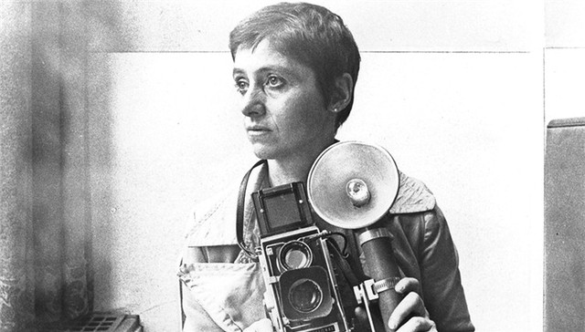 给她一台相机，就像把点燃的手榴弹放在一个孩子手里|黛安·阿勃丝45周年祭