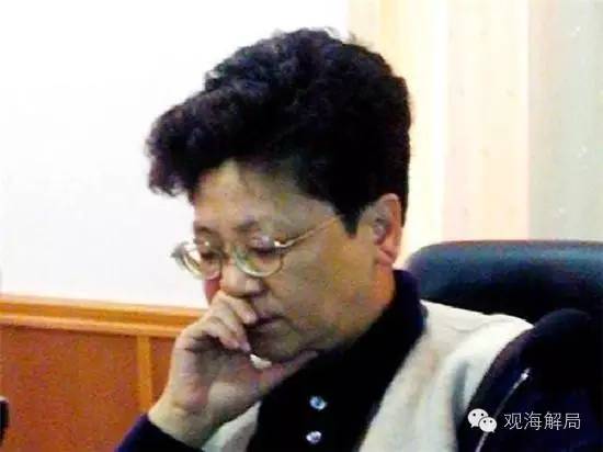 （杨秀珠2002年在温州拍摄的资料图，图片来源于网络）