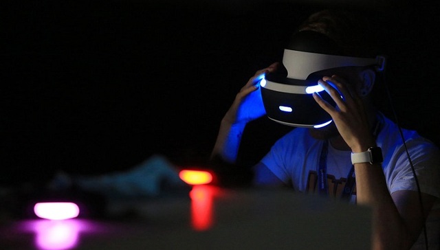 买了PlayStation VR后 你还需要腾出约6平方米的游戏空间