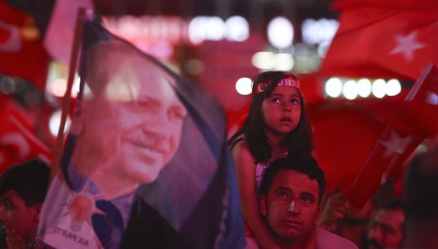 谁导演了土耳其未遂政变这部“好莱坞电影”？