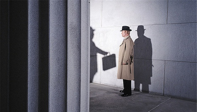 领导干部,身边人,家人亲戚,秘书司机,老下属,谋利,刑法,利用影响力受贿