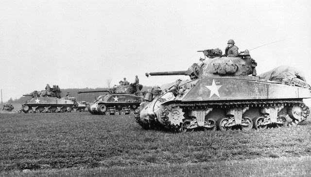 谢尔曼坦克配得上它的二战荣耀吗？