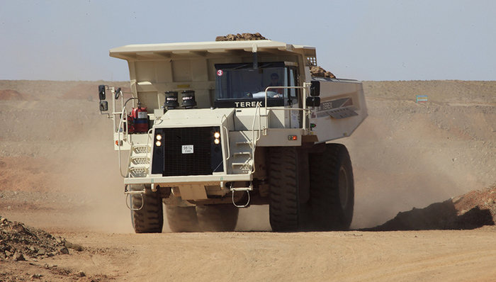 力拓上半年基本盈利下降47%