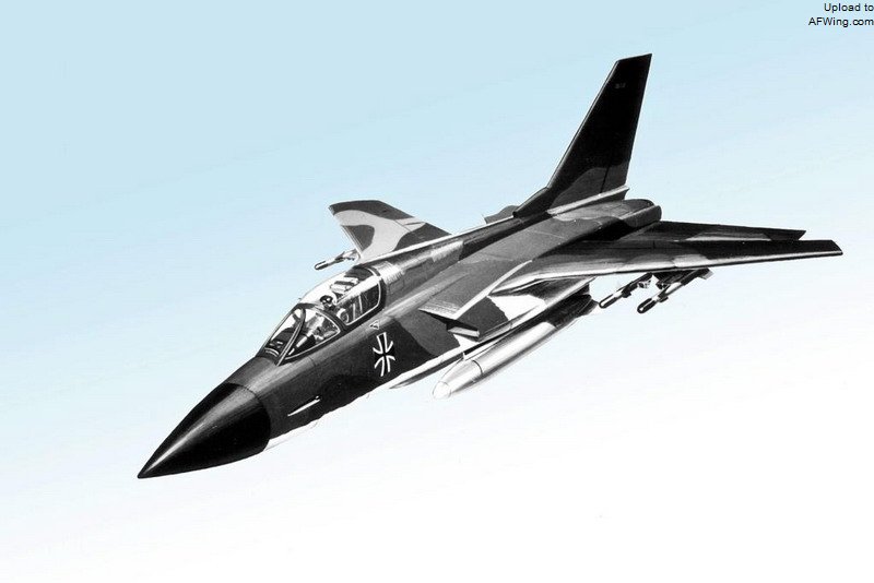 艺术家想象的德国空军PA100单座型，最终还是被放弃