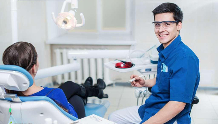 时间费用,医疗水平,医保卡,家庭医生,就医,医保中心,药店,守门人,合同生效,治疗