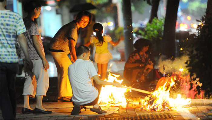 中国中世纪的鬼节是怎么过的？