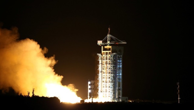 中国首次发射量子卫星 外媒羡慕不已