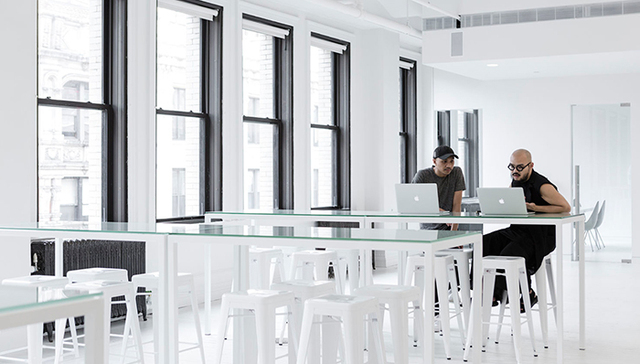 【别人家的办公室】纯净的黑白世界，带你走进 VSCO 的纽约办公室