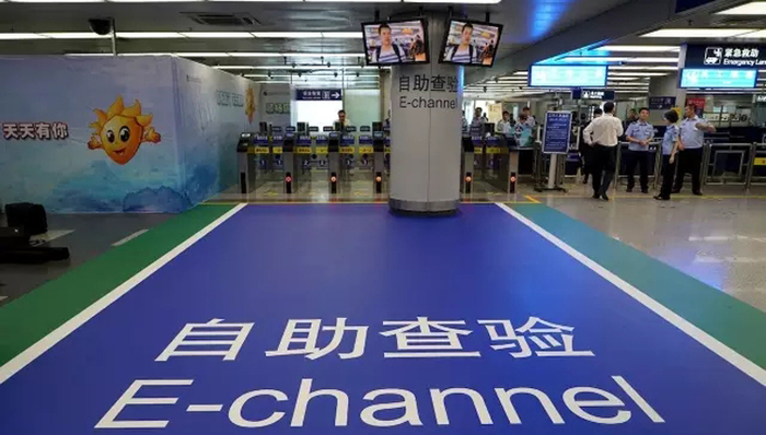 电子护照,,普通护照,边检民警,签注,旅客信息,航空公司,出境