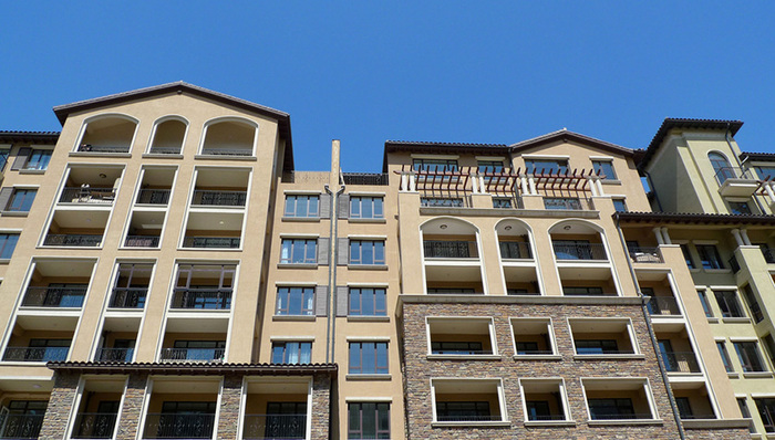 龙湖是今年第一个被穆迪提升评级展望的