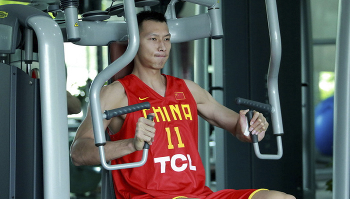 湖人签下易建联