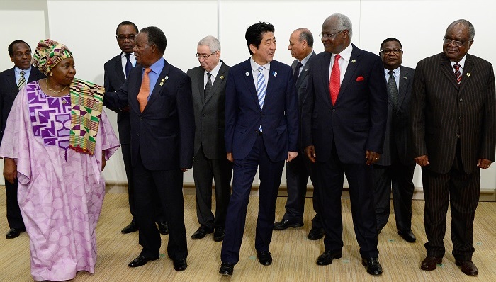 安倍晋三访问非洲