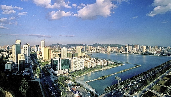 希尔顿,龙湖地产