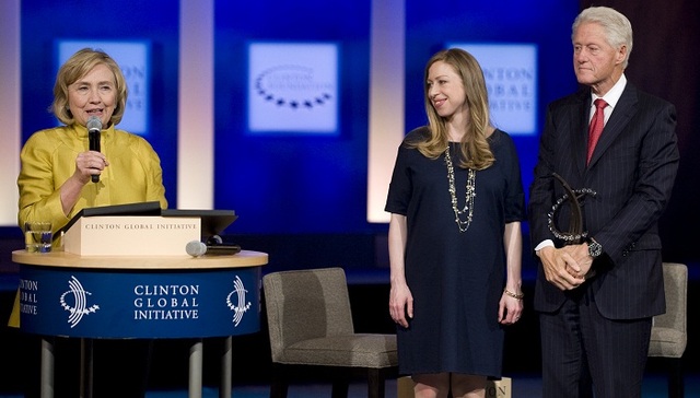 克林顿基金会做了很多善事 为什么大家都说它应该关门？