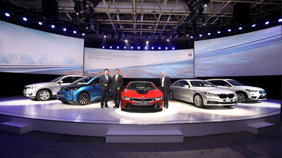 宝马用“一个字母”就解开了下个100年汽车发展的密码