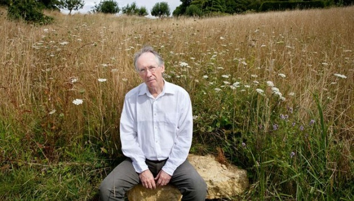 麦克尤恩出新作，称人类只有两种性别太令人难过