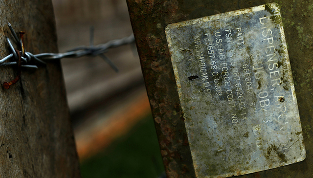 美国遗留在老挝的8000万颗炸弹对当地人做了什么