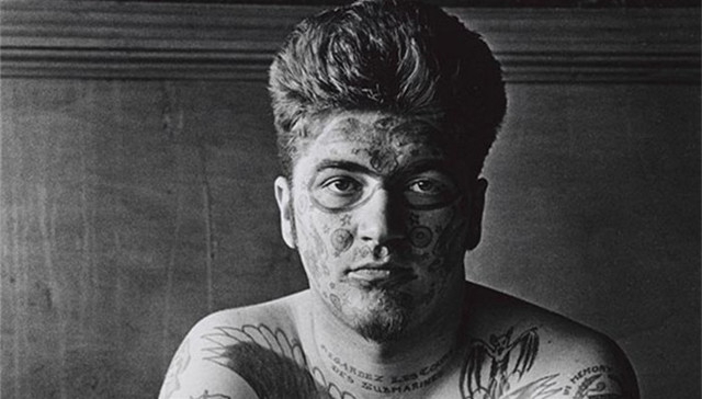 著名摄影师戴安·阿勃丝和她的早期作品