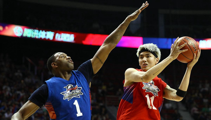 腾讯名人赛大牌云集 麦迪20分20板+致胜三分率队险胜