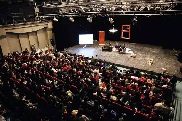 国内戏剧陷入停滞：政府补贴和戏剧节越来越多，但戏剧质量并没有更好