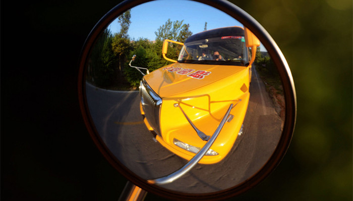 睢县,校车,货车相撞,幼儿园,治疗,中医院,特大交通事故,满载货物,客户端,泰山路