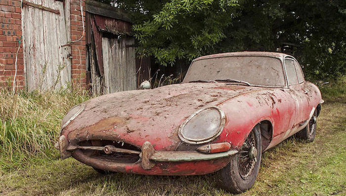 52岁的废旧捷豹E-Type估值131万人民币