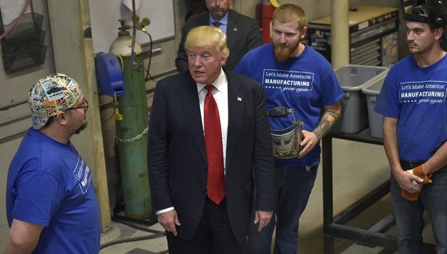 快把特朗普抬进了白宫 美国白人“工人阶级”是一个怎样的存在？