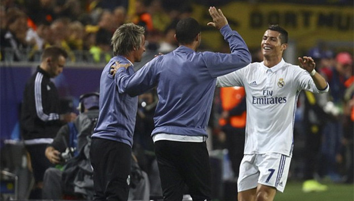 长假吃吃吃别忘了健身 看看C罗健身秀出的这“无敌”大长腿