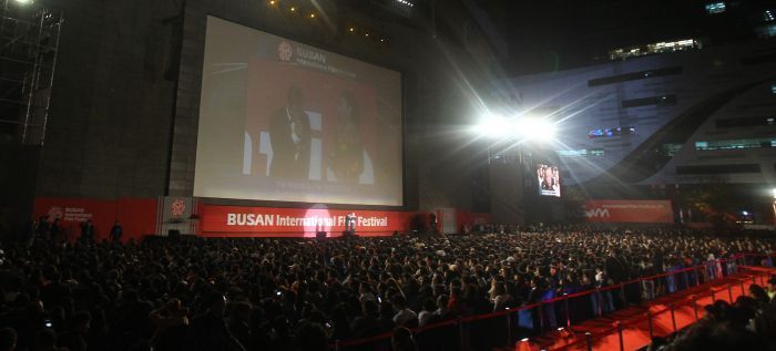 釜山国际电影节,釜山电影节,开幕影片,政治风波,电影节展映,电影节主席,潜水钟,执导,一句顶一万句,