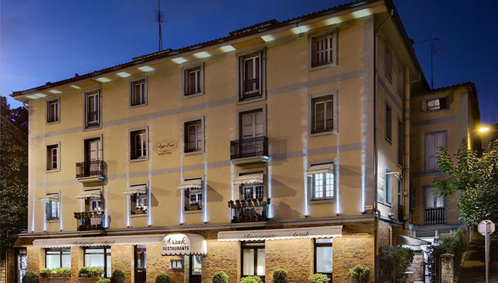 从市井小吃到米其林星级餐厅，西班牙这座小城被誉为欧洲美食的金顶