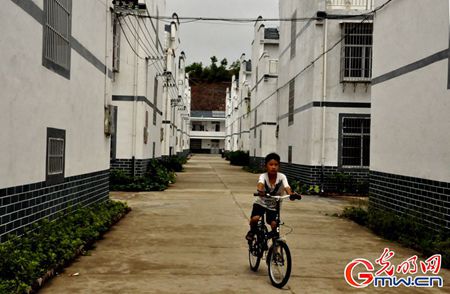 【网络媒体走转改】弘扬长征精神 探寻革命老区脱贫致富“秘籍”