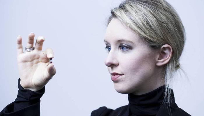 霍姆斯,Theranos,血检,检测成果,第一滴血,独角兽,华尔街日报,福布斯,作战室,改变世界