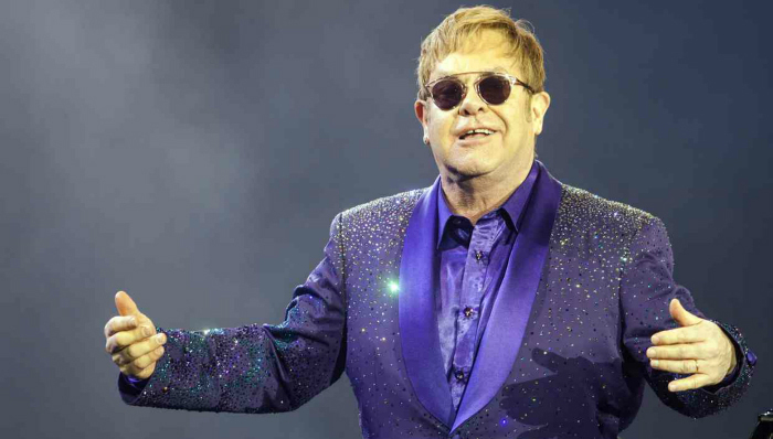 埃尔顿·约翰将出版一本毫无顾虑的回忆录