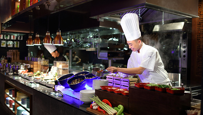 为了迎合华人商旅出行习惯，洲际索性打造了个全新的酒店品牌