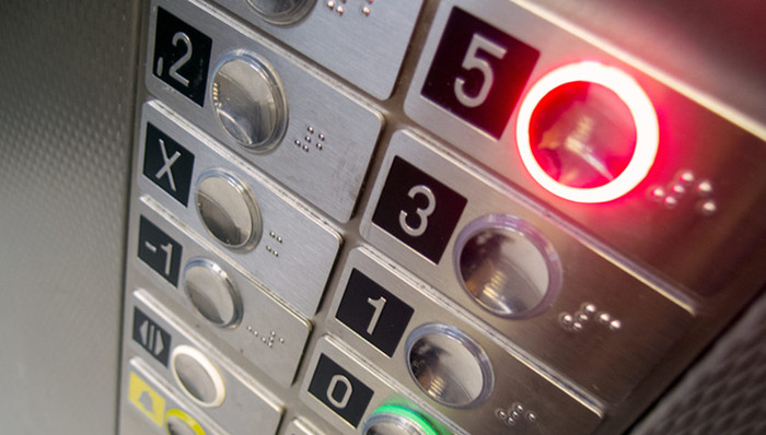 吸烟,电梯,通缉,性侵,女生,,遵义,,近视,体检,超重