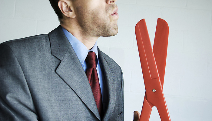 庞巴迪裁员7000人