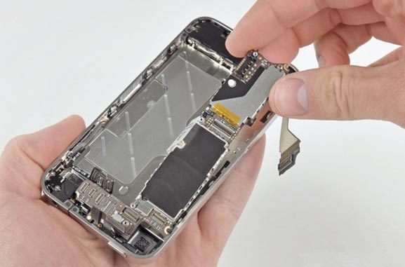 同样是做手机维修 这家公司为什么可以做进校园市场？