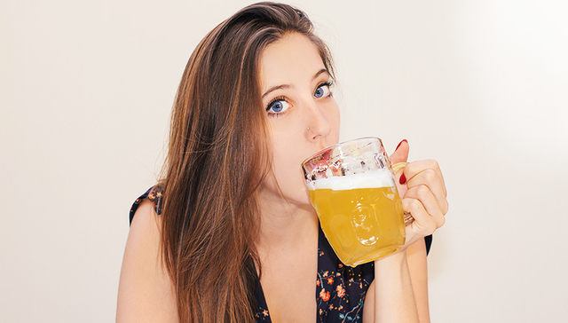 女性饮酒,酒精消费