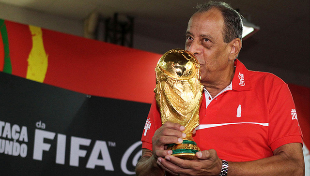 卡洛斯·阿尔贝托：最伟大的巴西队长走了