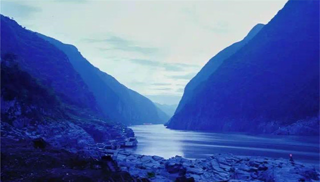 三峡,麻柳嘴镇,木洞镇,三峡大坝,三峡文化,上吊,羊城晚报,纸人,三峡之黑盒子,最后的三峡