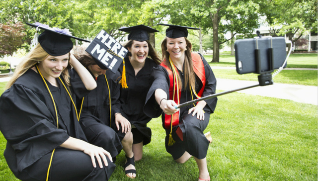 关于学历对找工作重不重要的问题 美国人和我们一样纠结