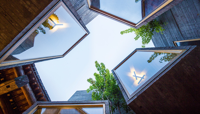 这间只有30平方米的胡同民宿 做出了工业风美术馆的空旷感