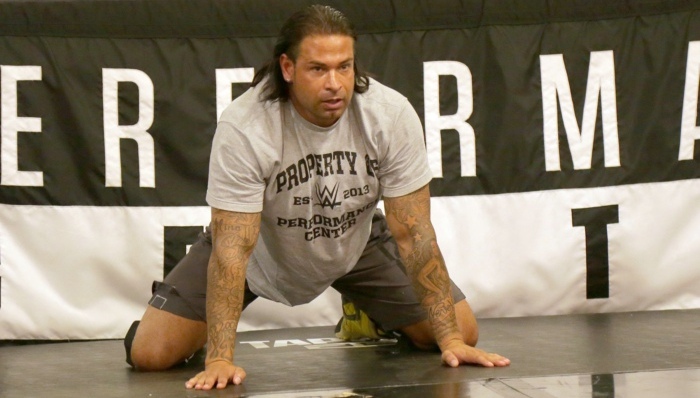 可能是体坛最牛跨界 这个德国硬汉从足球场进军职业摔跤