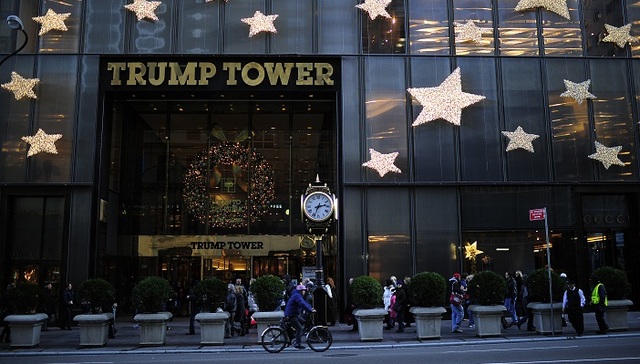 当上总统的富豪特朗普该如何处理自己的生意？