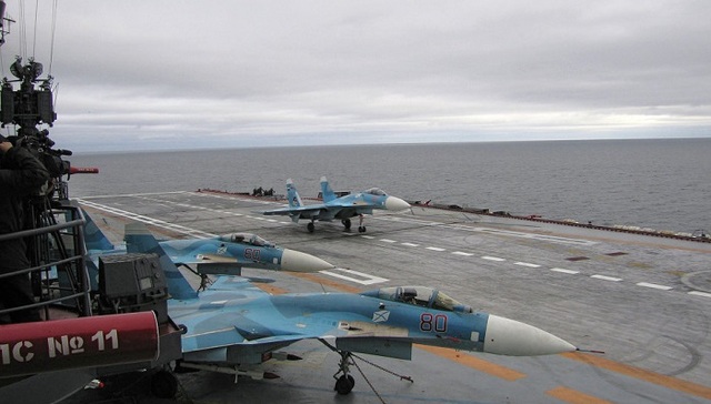 俄罗斯一架米-29在地中海降落航母时坠海