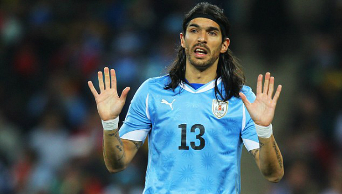 9个国家23家球队：乌拉圭国脚阿布鲁生涯28次转会创纪录