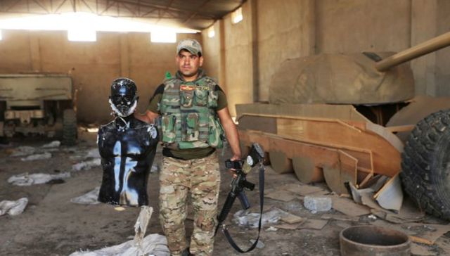 为何ISIS的假坦克和胡子人偶骗不过美军战机？