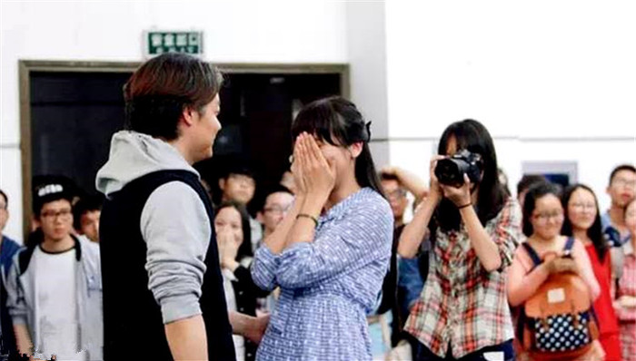 贱人,微信,分享行为,微商,传媒大学,WeMedia,互联网时代,公众号,十点读书,咪蒙